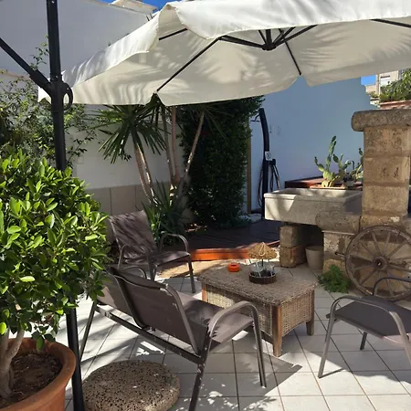 Dimora Donna Pippi ヴィラ タヴィアーノ