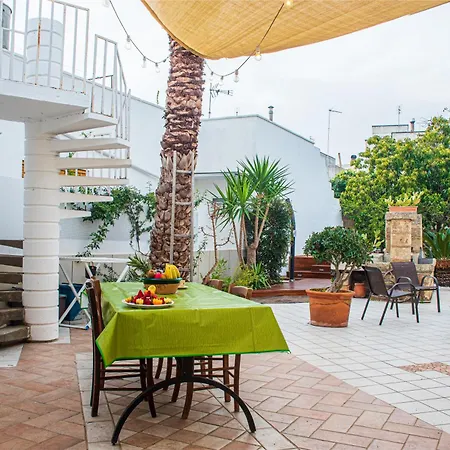 Dimora Donna Pippi ヴィラ タヴィアーノ